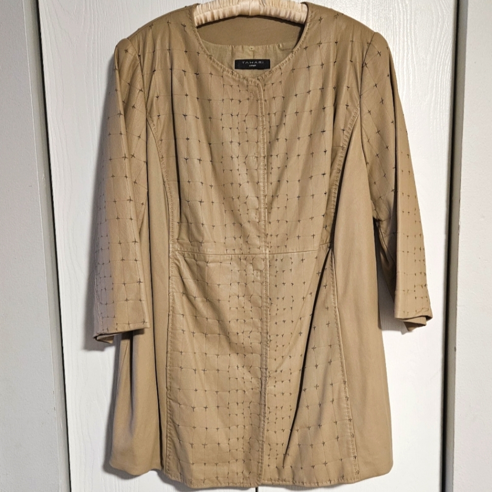 TAHARI Women Tan Perforated/ Punched Leather Jacket - 1X